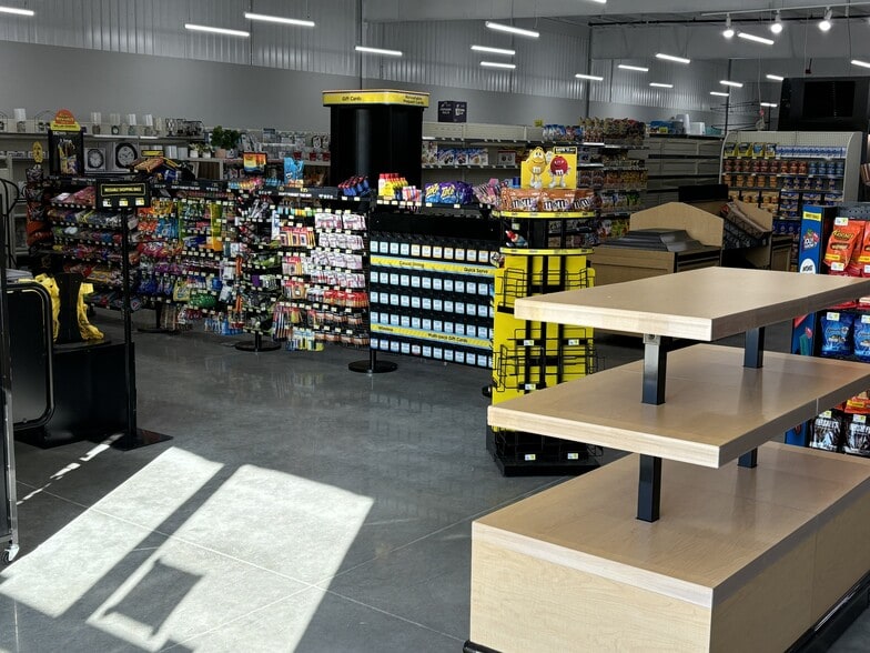 More Photos Of 7924 Co 6 Rd, Jasper Supermarket For Sale