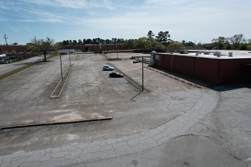 More Photos Of 400 Bon Air St, Mauldin Warehouse For Lease