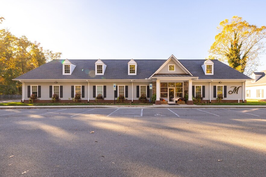 More Photos Of 324 Browns Hill Ct, Midlothian Coworking Space