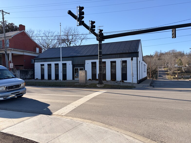 More Photos Of 201 S Main St, Greensburg Post Office For Sale