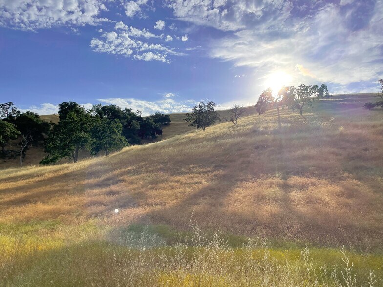 More Photos Of 0 E. 41 Hwy, Templeton Land For Sale