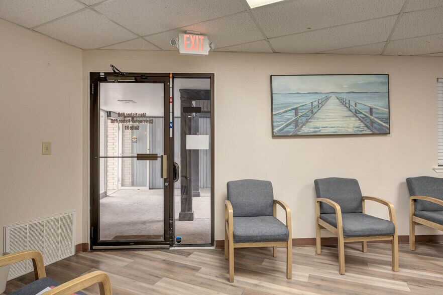 More Photos Of 700-H Everhart Rd, Corpus Christi Office For Sale