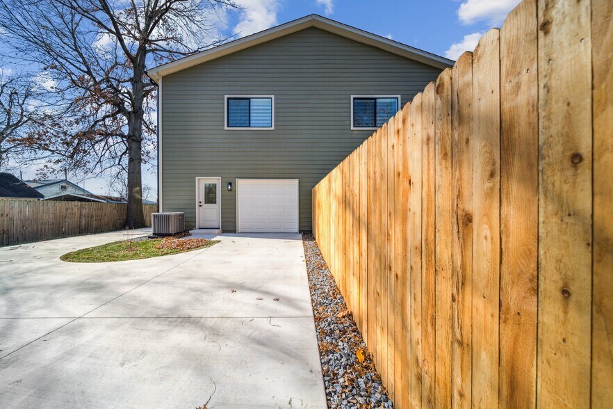 More Photos Of 811 N Date Ave, Broken Arrow Multifamily For Sale