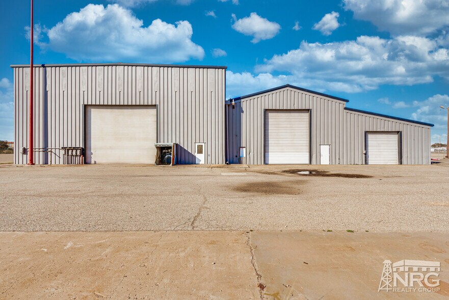 More Photos Of 701 W Murphy St, Odessa Manufacturing For Sale