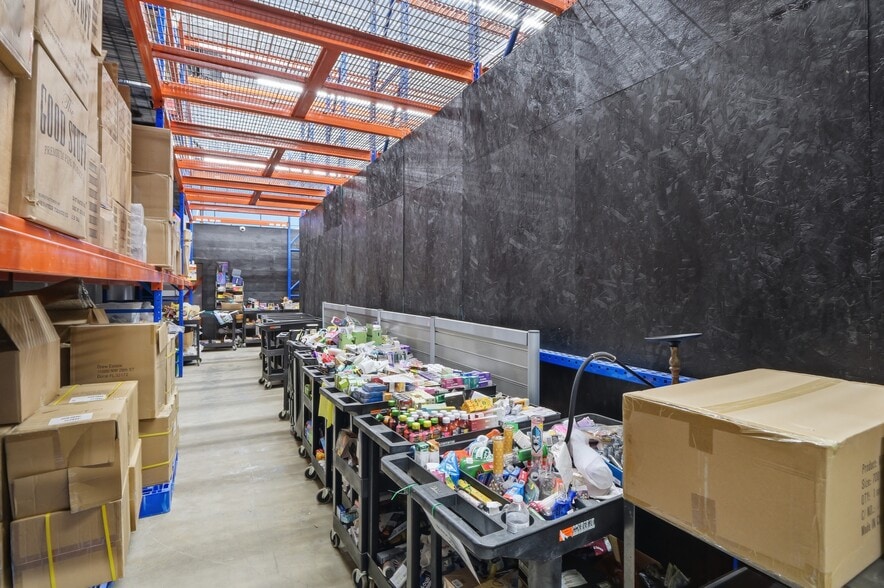 More Photos Of 610 Ryan Ave, Westville Warehouse For Lease