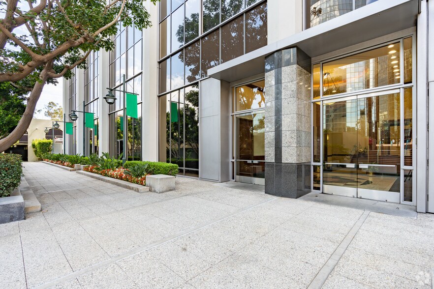 More Photos Of 400 Oceangate, Long Beach Office For Lease