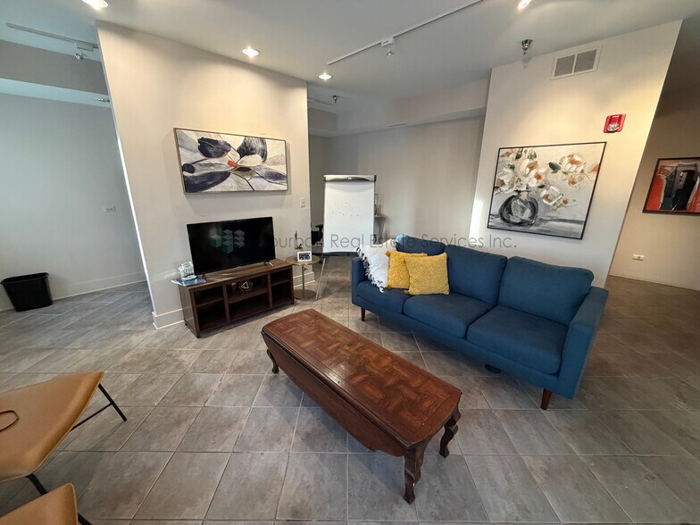 More Photos Of 2600 Beverly Dr, Aurora Light Distribution For Sale