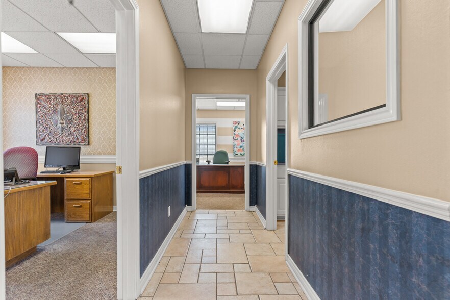 More Photos Of 112 US Highway 271 N, Gilmer Office For Lease