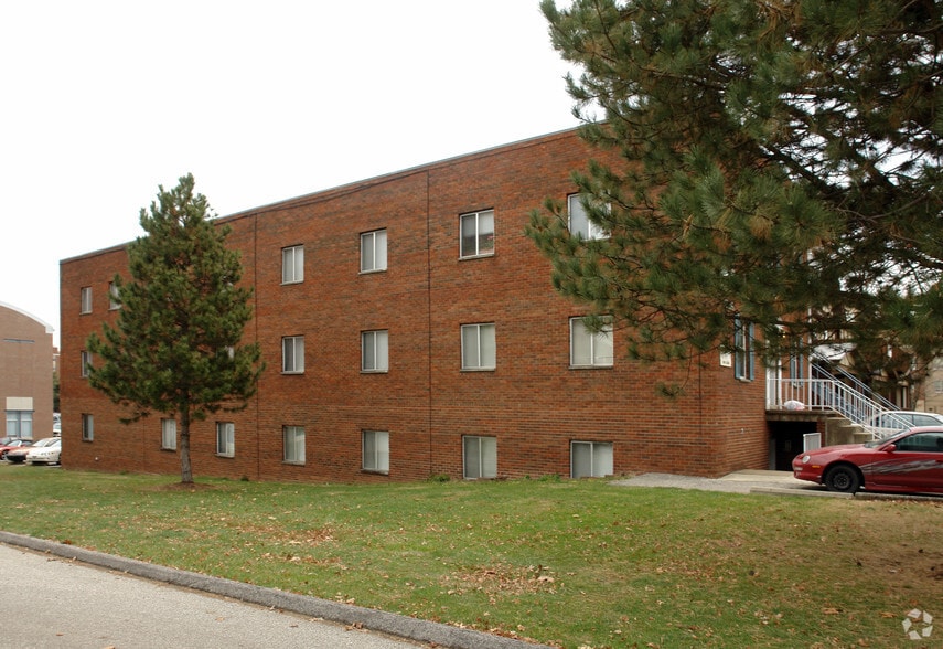 More Photos Of 1680 6th Ave, Huntington Apartments For Sale