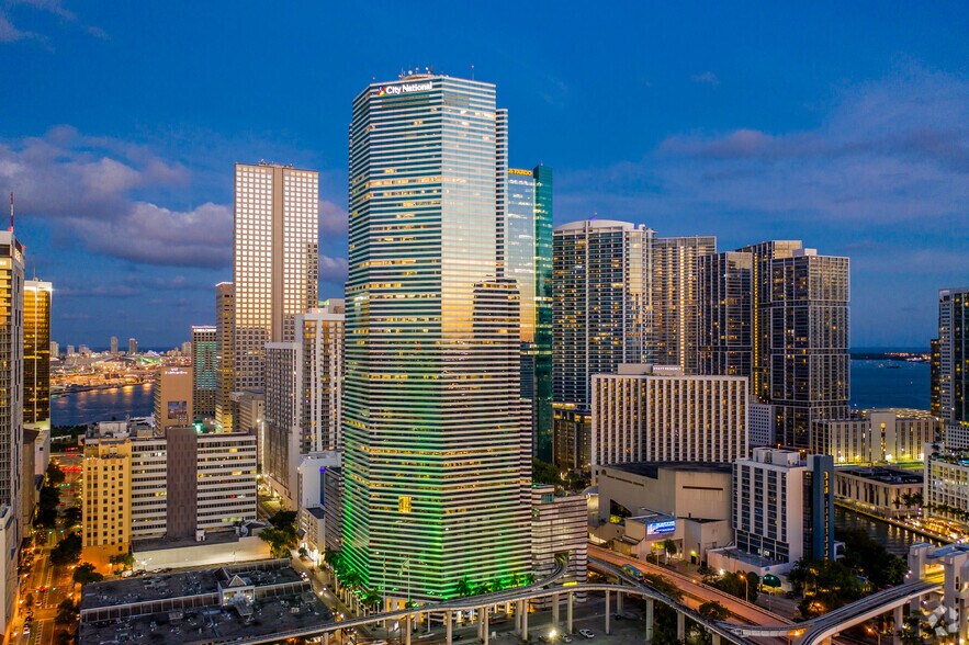 More Photos Of 100 SE 2nd St, Miami Office For Lease