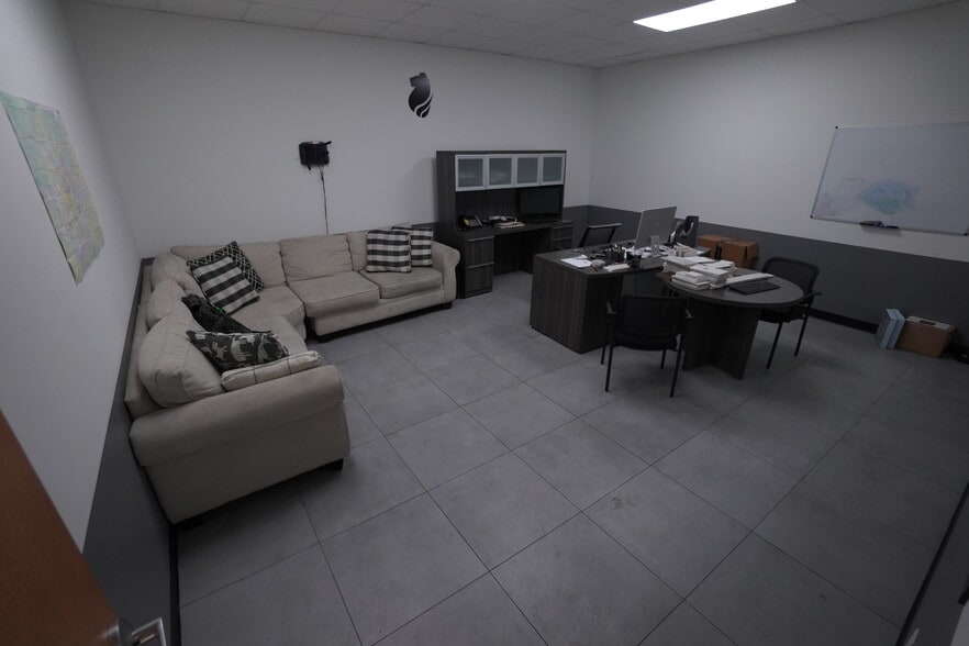 More Photos Of 10830 Composite Dr, Dallas Warehouse For Sale