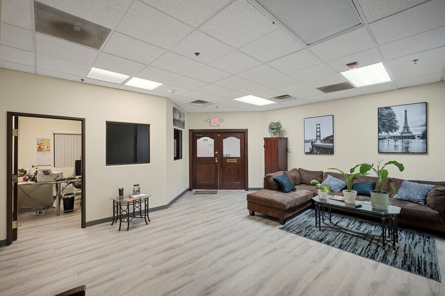 More Photos Of 5440 W Sahara Ave, Las Vegas Medical For Lease