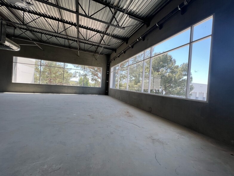 More Photos Of 11295 Inland Ave, Jurupa Valley Manufacturing For Sale