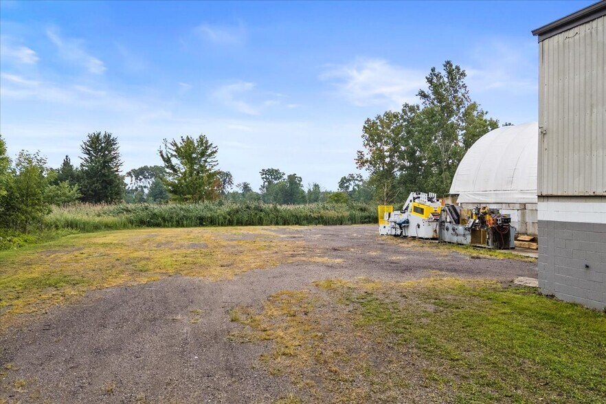 More Photos Of 59230 Havenridge Rd, New Haven Manufacturing For Sale