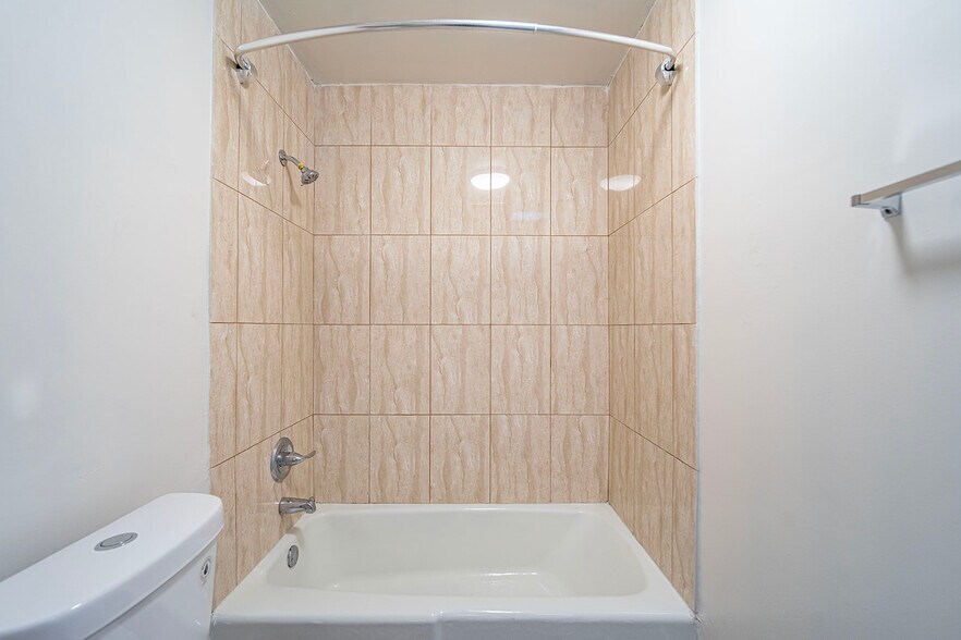 More Photos Of 1165 Thompson Ave, Glendale Apartments For Sale