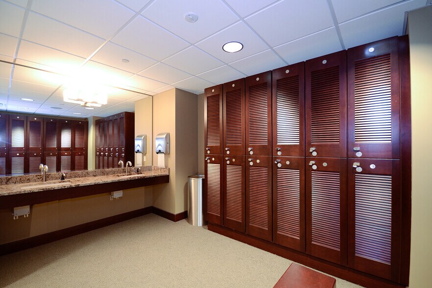 More Photos Of 2410 N Forest Rd, Amherst Medical For Lease