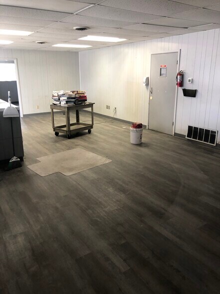 More Photos Of 1400 W 2nd St, Odessa Warehouse For Lease