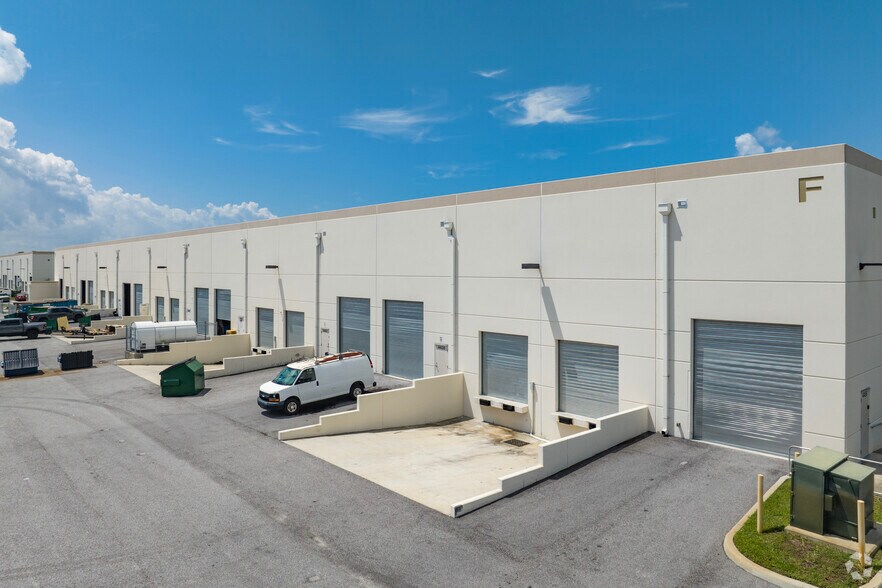 More Photos Of 4610-4630 Eagle Falls Pl, Tampa Warehouse For Lease