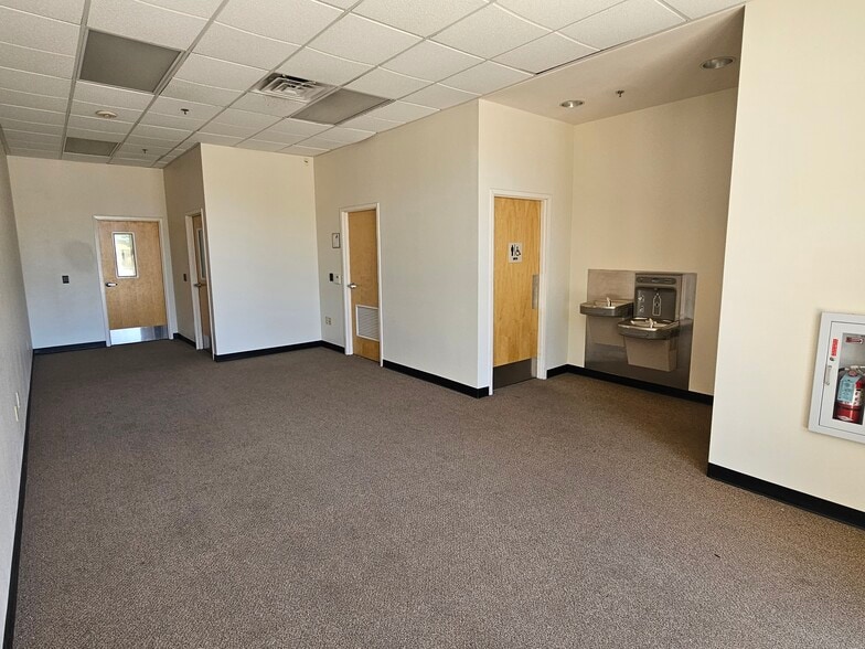 More Photos Of 303 S Water St, Henderson Office For Sale