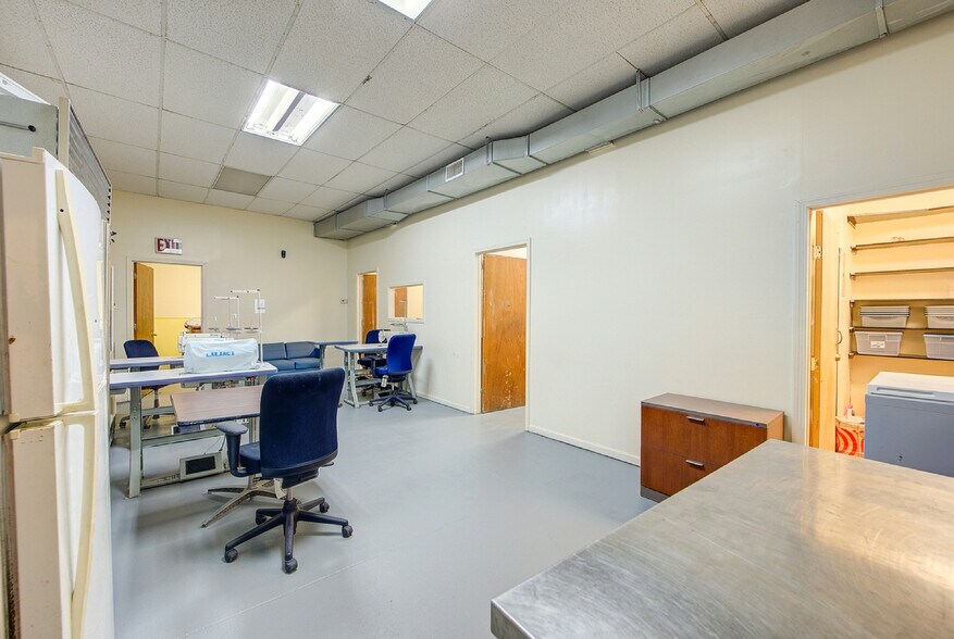 More Photos Of 139 Amboy St, Brooklyn Religious Facility For Lease