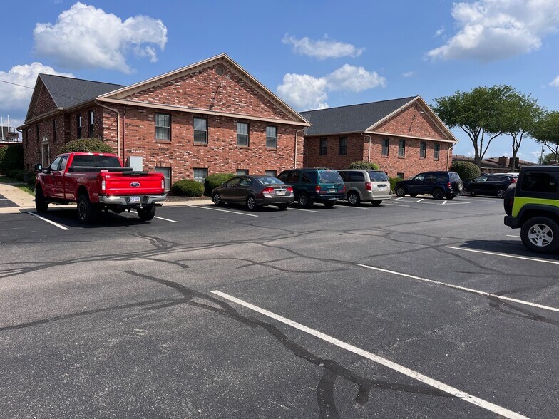 More Photos Of 1130 Vester Ave, Springfield Medical For Lease