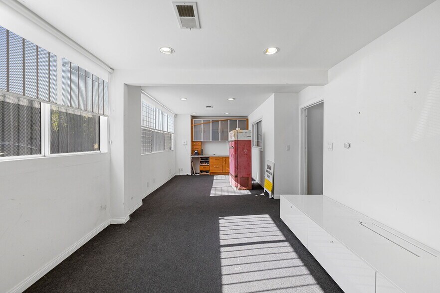 More Photos Of 3364 S Robertson Blvd, Los Angeles Warehouse For Sale