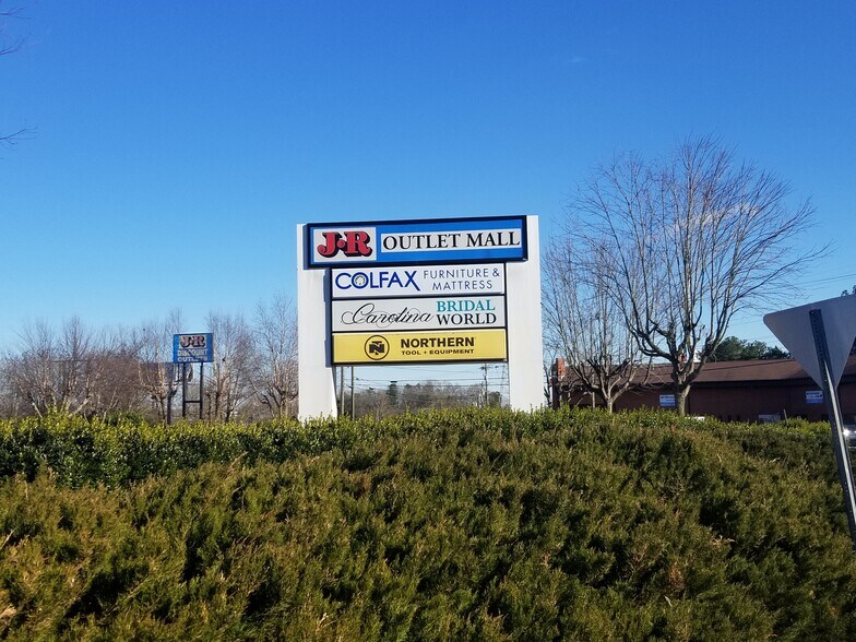 More Photos Of 2589 Eric Ln, Burlington Unknown For Lease