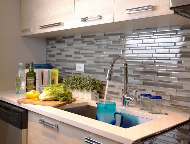 More Photos Of 100 Aqua Way, Newport Apartments For Lease