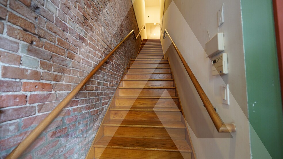 More Photos Of 912 Prairie St, Houston Office For Lease