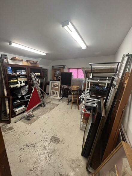 More Photos Of 1134 E Main St, Luray Service For Sale