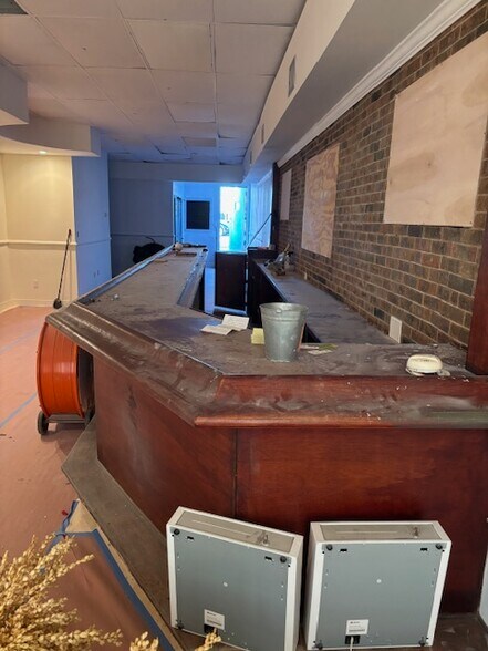 More Photos Of 111 Main St, Port Washington General Retail For Lease