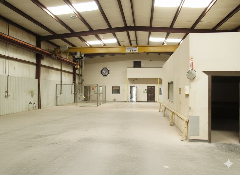 More Photos Of 9105 W Interstate 20, Midland Warehouse For Lease