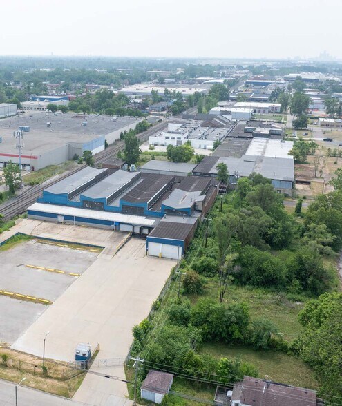 More Photos Of 6400 Hildale St, Detroit Warehouse For Lease