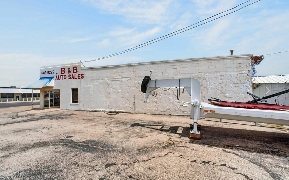 More Photos Of 2601 W Wall St, Midland Auto Dealership For Sale