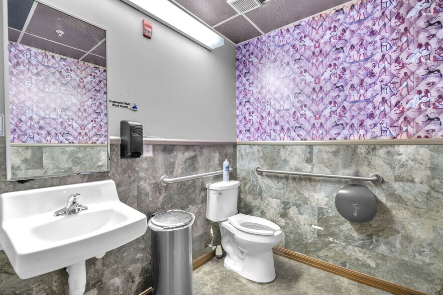 More Photos Of 2535-2555 E Atlantic Blvd, Pompano Beach Storefront For Sale