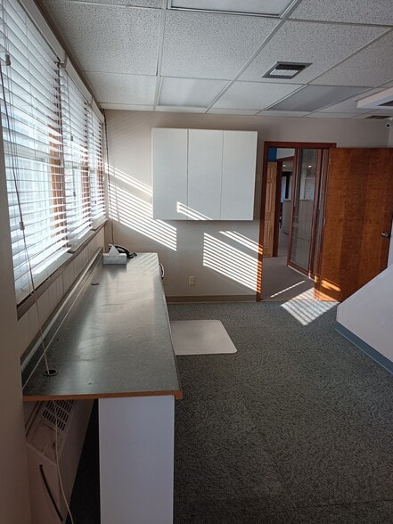 More Photos Of 4921 E State St, Rockford Office For Sale