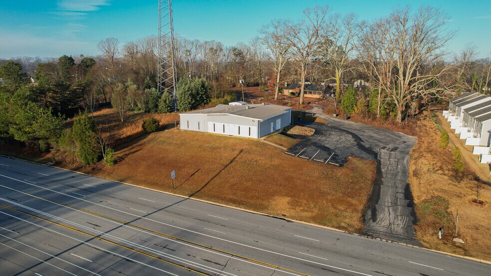 More Photos Of 103 N Highway 25 Byp, Greenville Warehouse For Sale