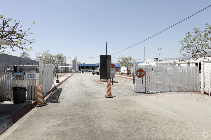 More Photos Of 1061 W 5th St, Azusa Warehouse For Lease