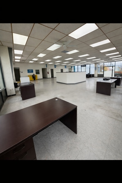 More Photos Of 11755 Business Park Dr, Waldorf Auto Dealership For Lease