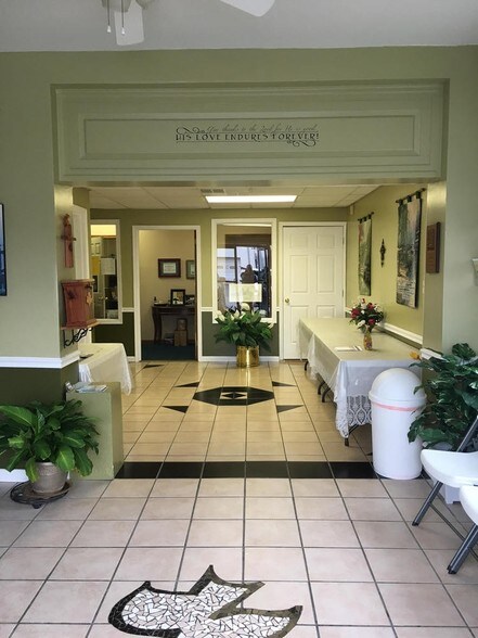 More Photos Of 737-739 E Main St, Salisbury General Retail For Sale