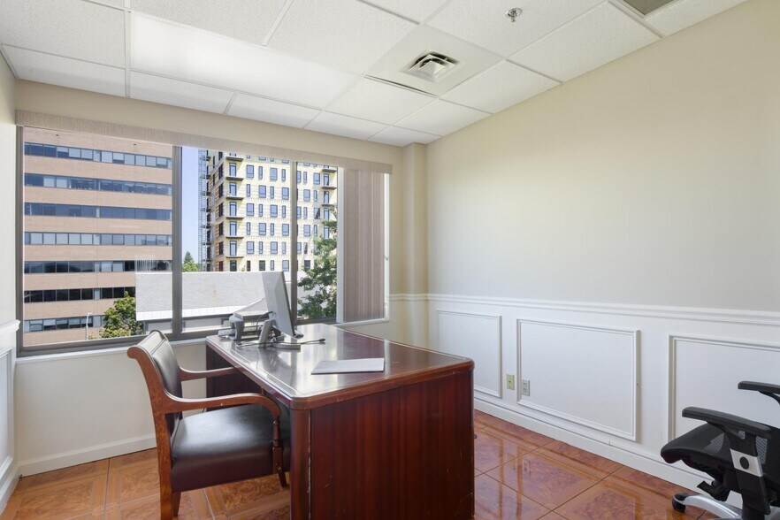 More Photos Of 84 Pine St, Burlington Office For Sale