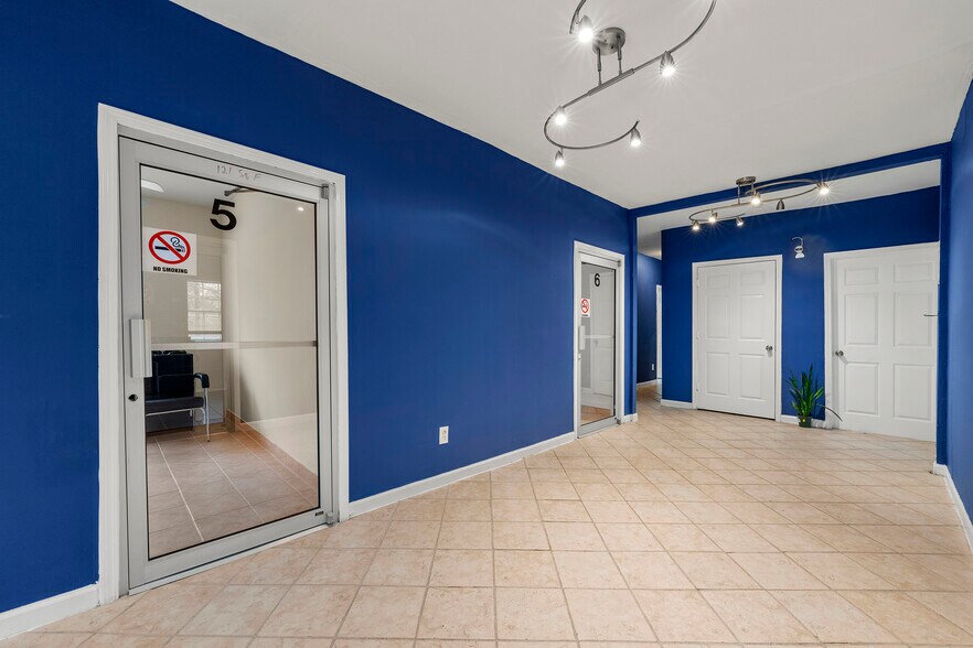 More Photos Of 1181 SW Lee St, Atlanta Office For Sale