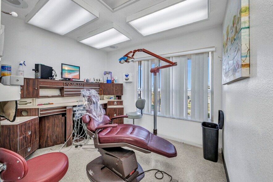 More Photos Of 3417 Tamiami Trl, Port Charlotte Medical For Sale