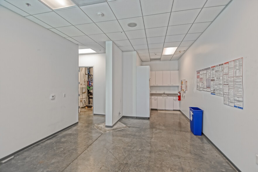 More Photos Of 887-889 N Douglas St, El Segundo Loft Creative Space For Lease