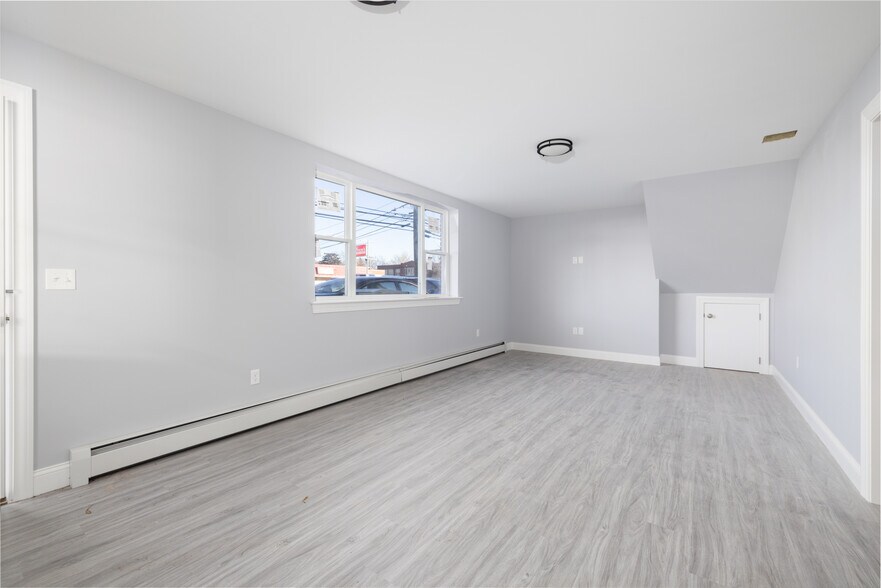 More Photos Of 159 Park St, Bristol Office For Sale