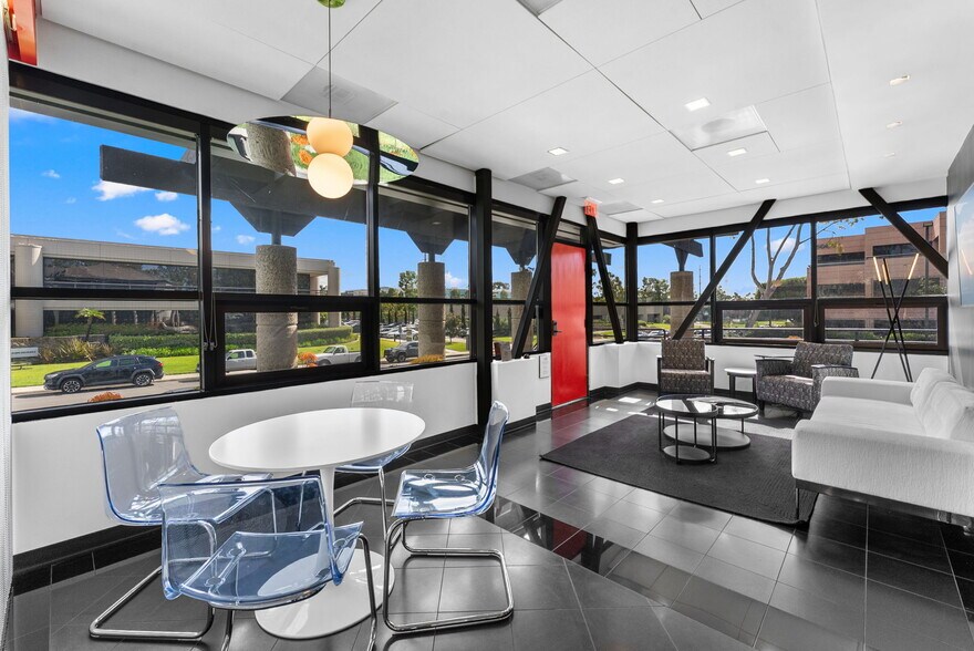 More Photos Of 5080 Shoreham Pl, San Diego Office For Sale