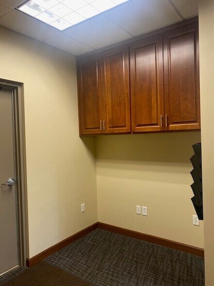 More Photos Of 2774 Commerce Dr NW, Rochester Office For Lease