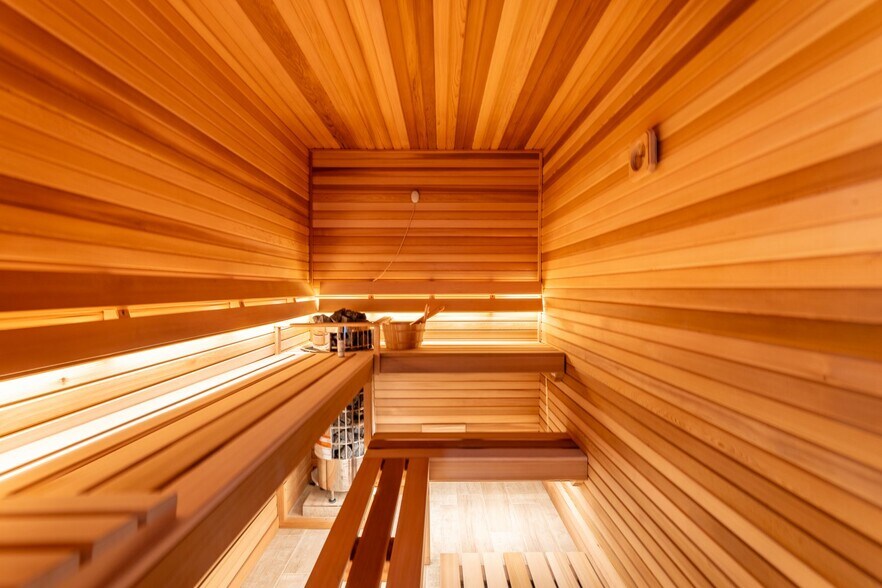 More Photos Of 203-215 N Victory Blvd, Burbank Office For Lease