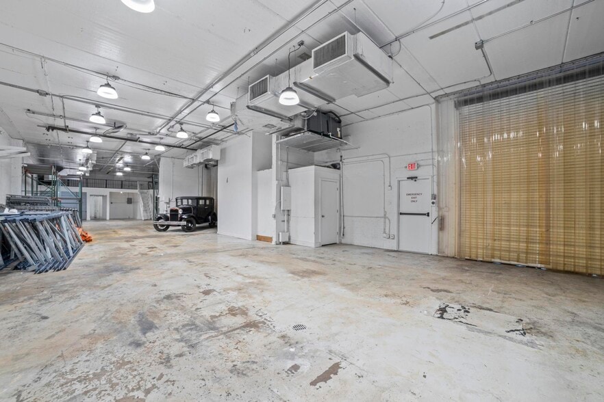 More Photos Of 3410 NE 6th Ter, Pompano Beach Warehouse For Sale