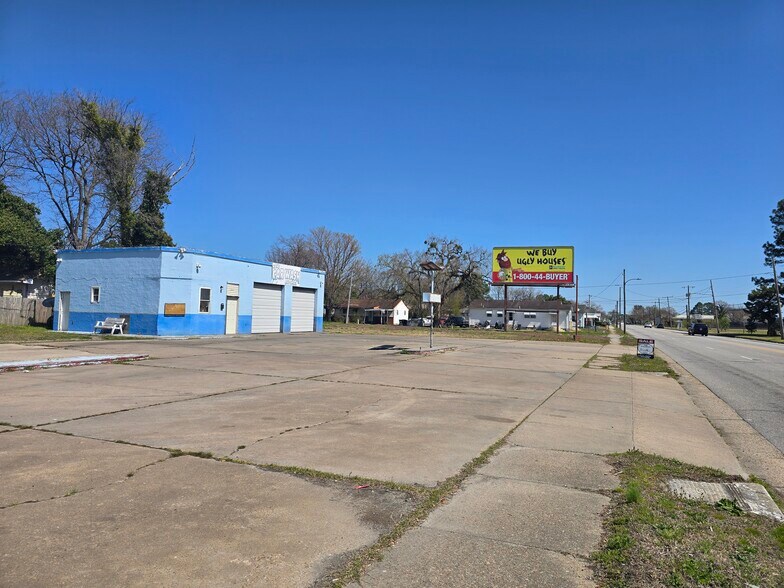 More Photos Of 2008 Portsmouth Blvd, Portsmouth Warehouse For Sale